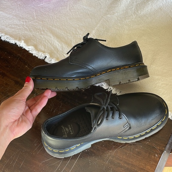 Doc Martins Non-Slip Size 7 - Picture 4 of 8